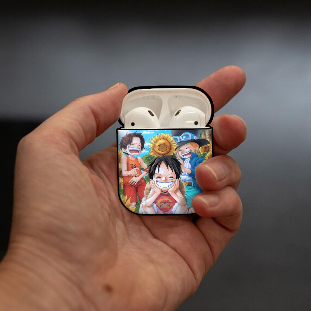 ワンピース ONE PIECE AirPods 第2世代保護ケース ハードシェル ブラック 耐衝撃・防指紋・カラビナ付き