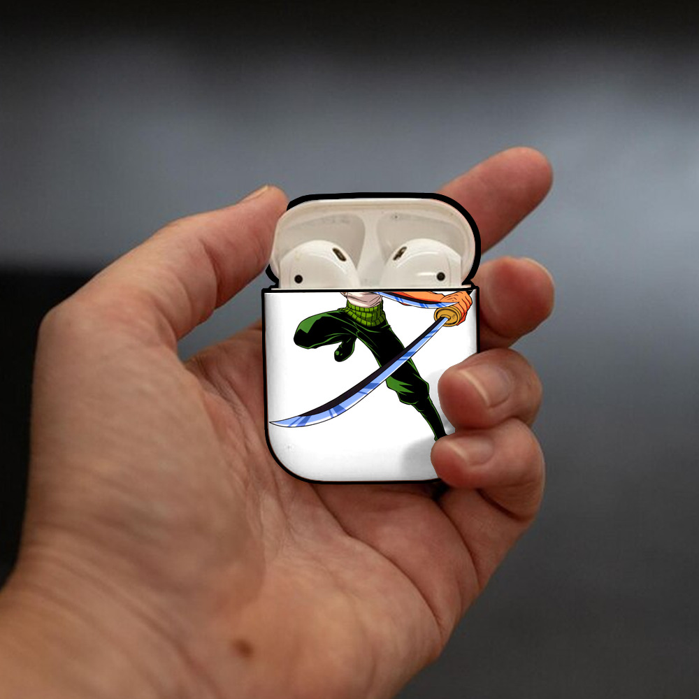ワンピース ロロノア・ゾロ ONE PIECE Roronoa Zoro AirPods 第2世代保護ケース ハードシェル ブラック 耐衝撃・防指紋・カラビナ付き