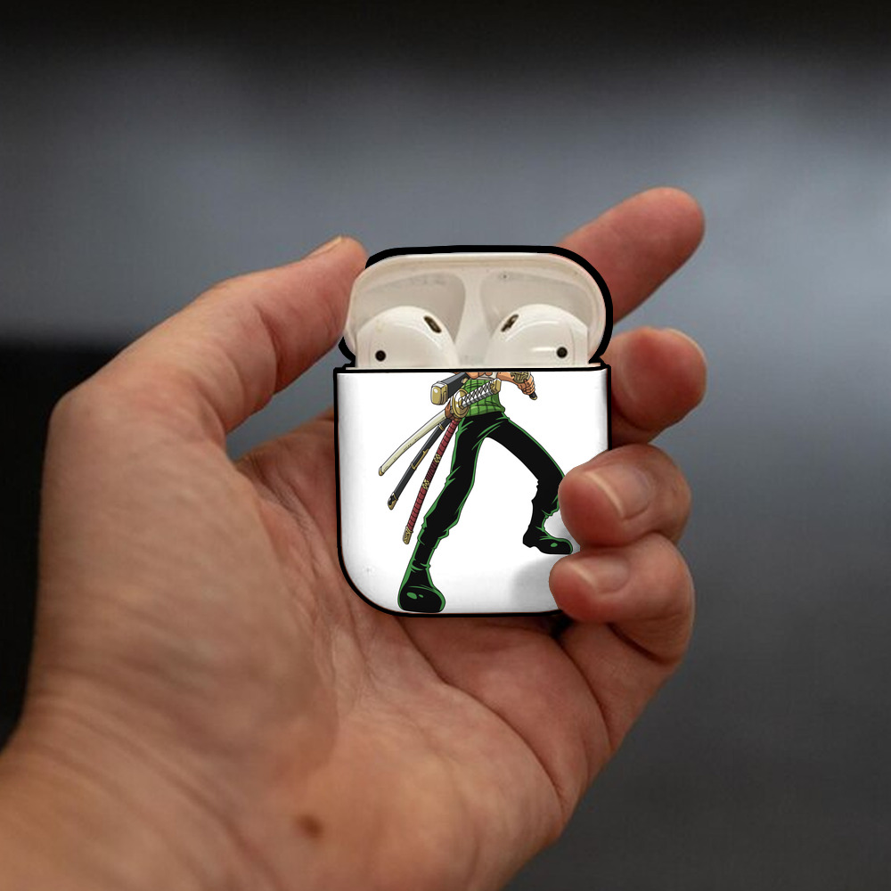 ワンピース ロロノア・ゾロ ONE PIECE Roronoa Zoro AirPods 第2世代保護ケース ハードシェル ブラック 耐衝撃・防指紋・カラビナ付き